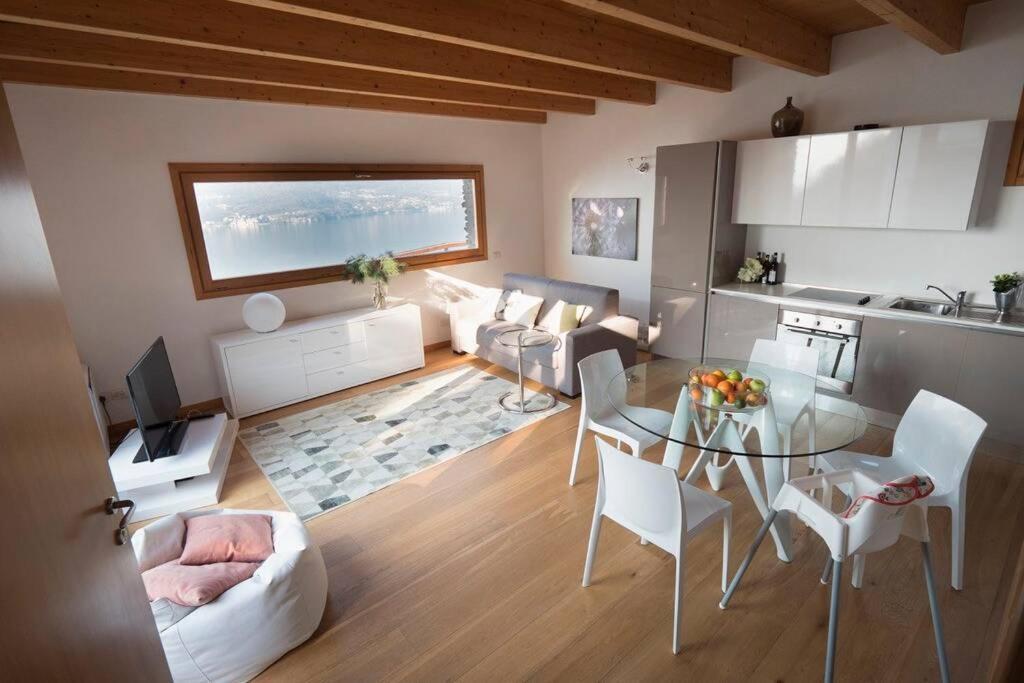 Magic Lake View With Beautiful Pool Area Bellano Exteriér fotografie
